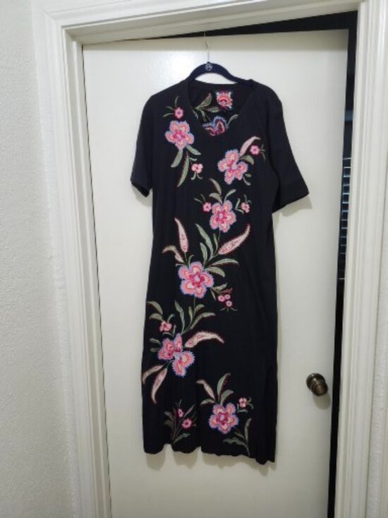 Johnny Was Dresses & Skirts - Johnny Was V neck SS Dress - EUC